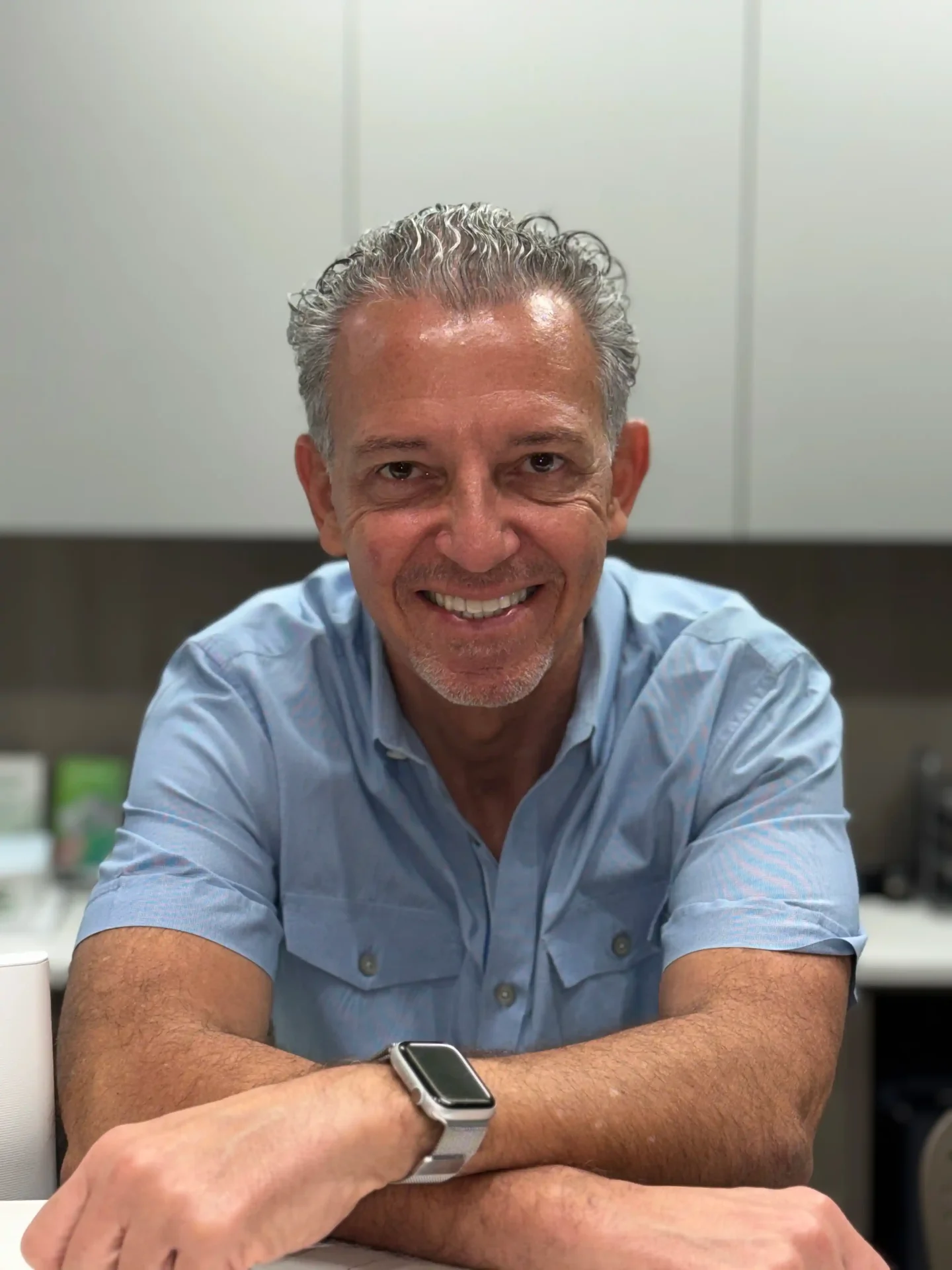 Headshot — Dr. David Bichachi